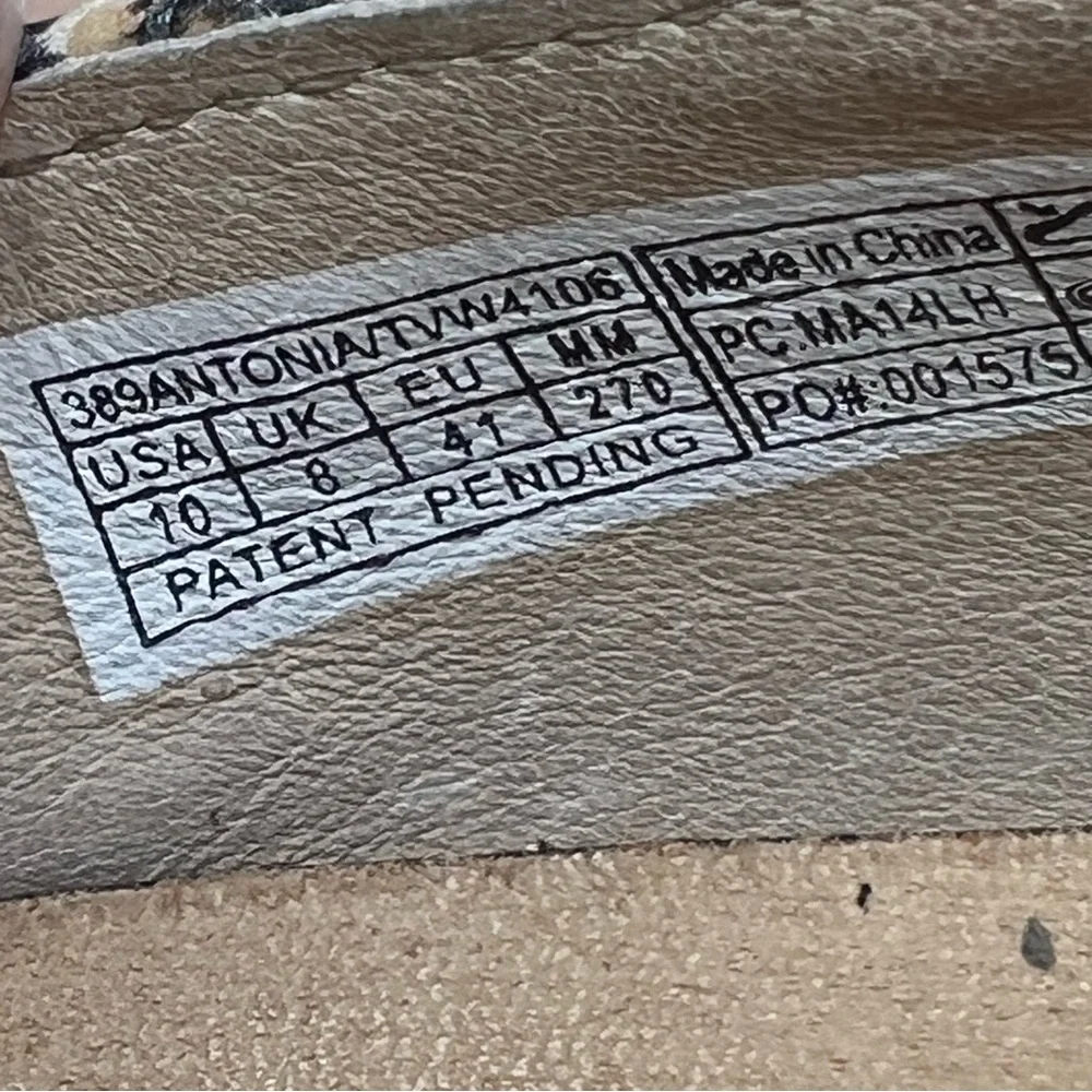 Vionic Beige and Black Snakeskin Wedges